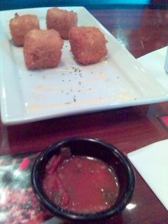 four of the six pieces of fried mac and cheese